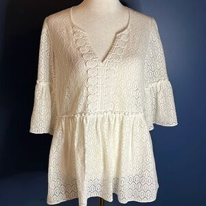 Lilly Pulitzer XS Inez Lacey white top flutter sleeves White embroidery v-neck